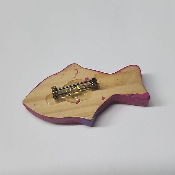 Carved Wooden Painted Fish Brooch - Picture 2 of 3